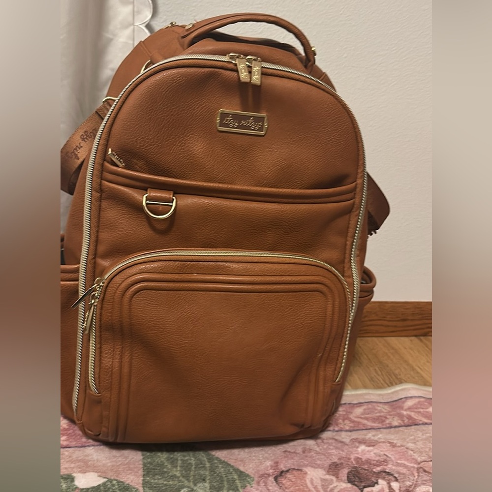 Itzy Ritzy Boss Plus